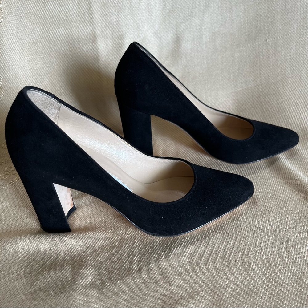 Monolo Blahnik Tucci Black Suede size 36
